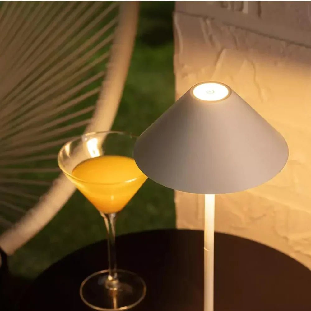 Vessina – De Conische Reiziger Gloed Tafellamp - Vessina