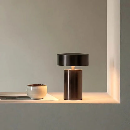 Design tafellamp in kolomvorm – Wit mat metalen afwerking - Vessina