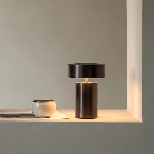 Design tafellamp in kolomvorm – Wit mat metalen afwerking - Vessina