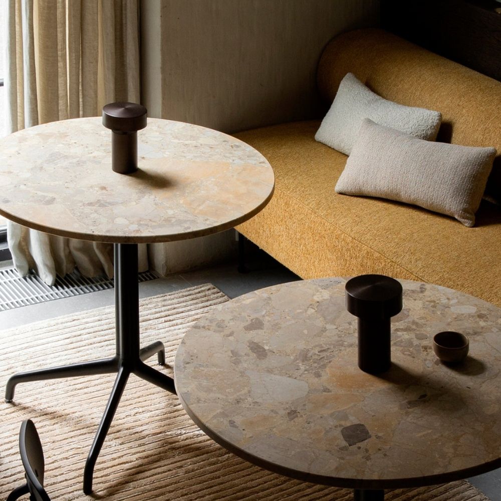 Design tafellamp in kolomvorm – Wit mat metalen afwerking - Vessina