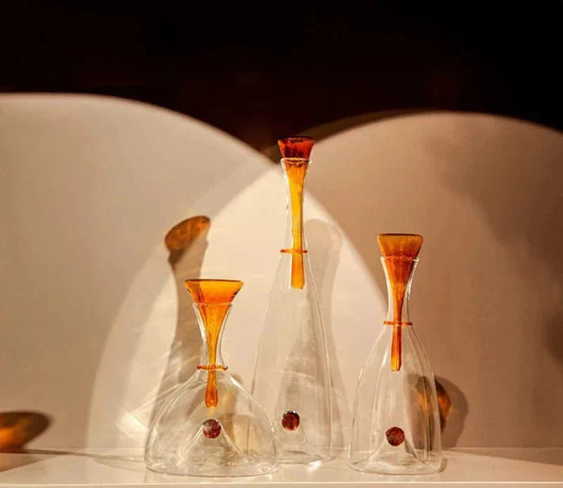 Glazen karaf mondgeblazen met decoratieve stop - Vessina
