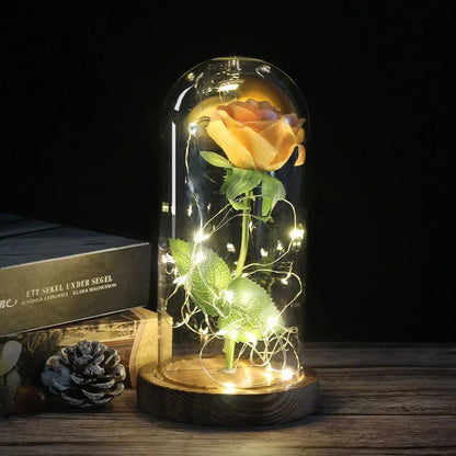 Glazen stolp met rode roos en warm ledlicht - Vessina