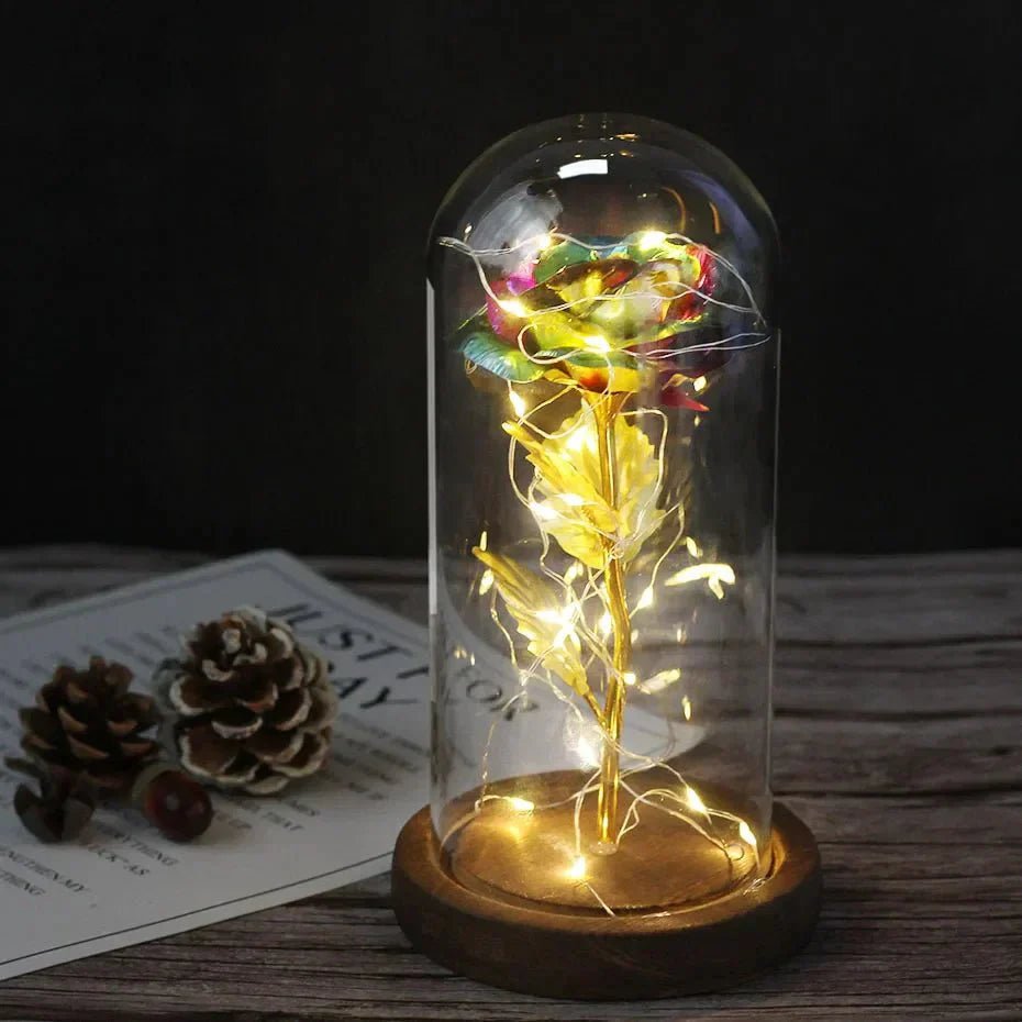 Glazen stolp met rode roos en warm ledlicht - Vessina