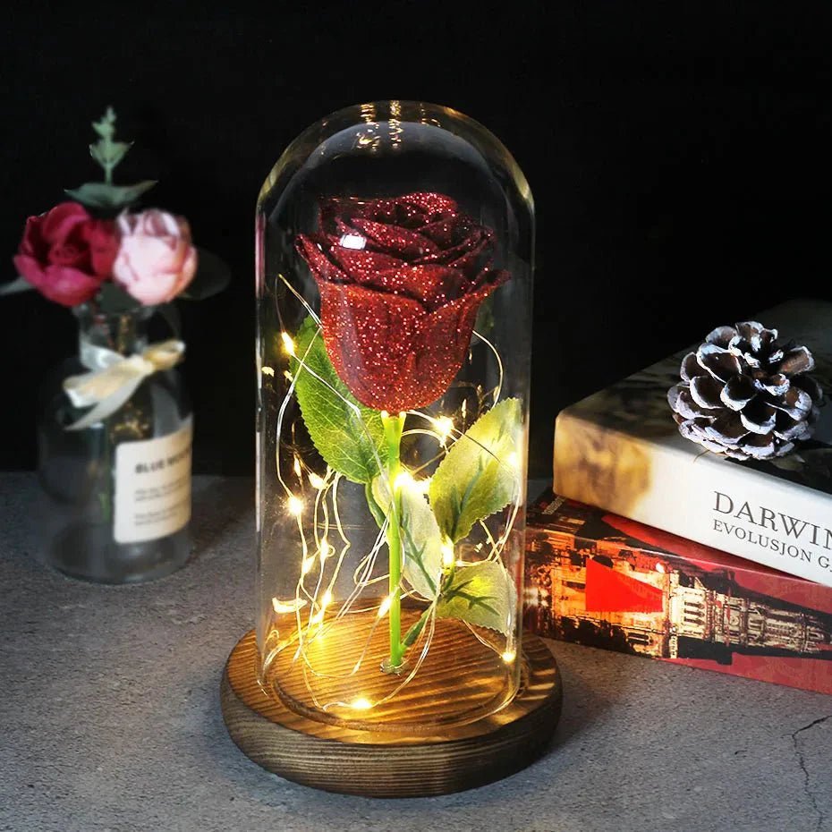 Glazen stolp met rode roos en warm ledlicht - Vessina