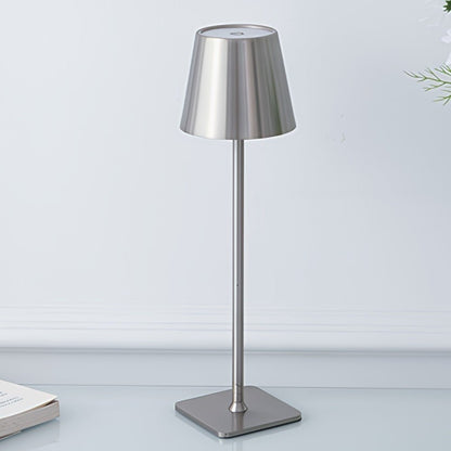Tafellamp hoog model in ijzer, minimalistisch design - Vessina