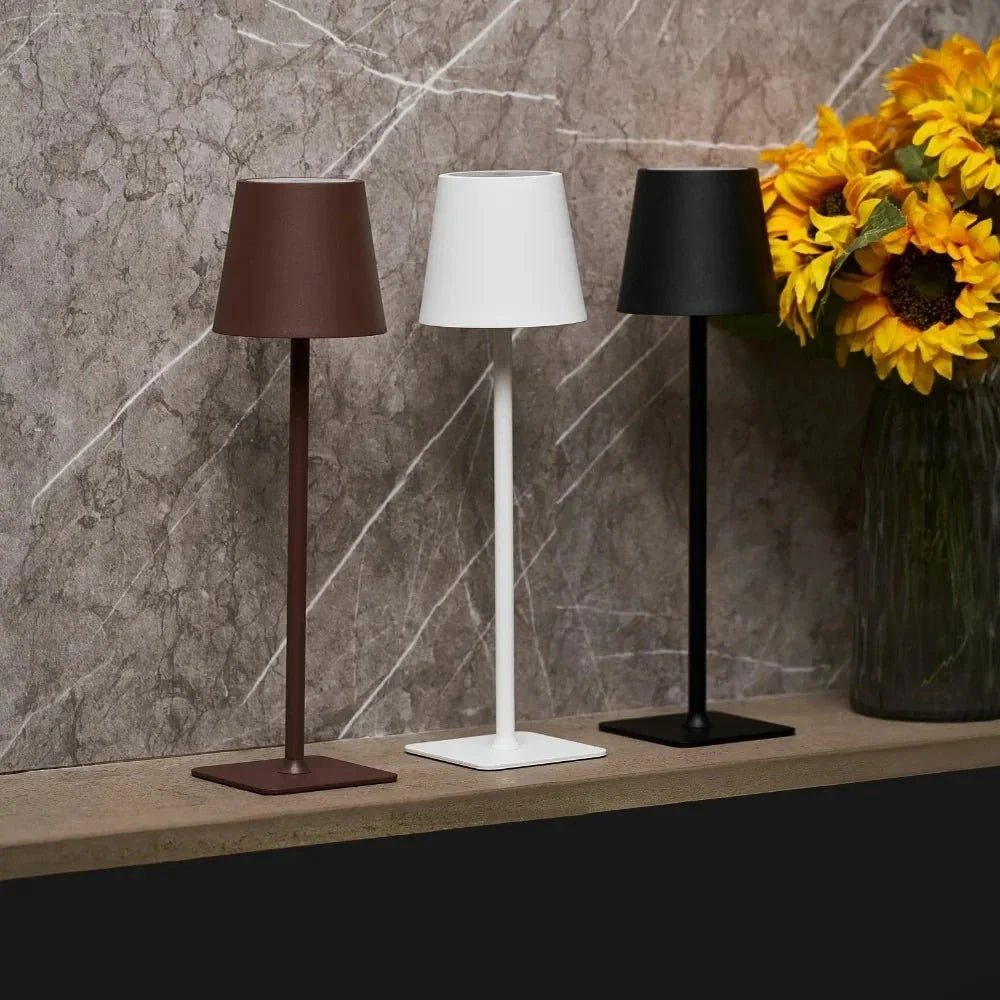 Tafellamp hoog model in ijzer, minimalistisch design - Vessina