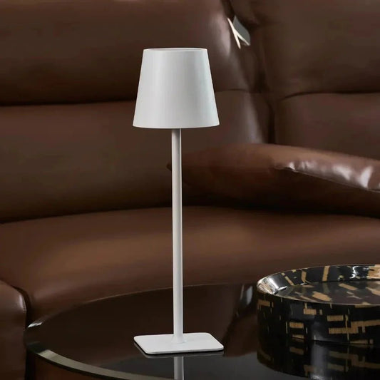 Tafellamp hoog model in ijzer, minimalistisch design - Vessina