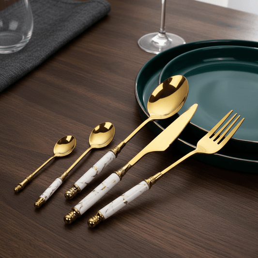 Vessina – Elegant RVS Bestekset met Luxe Gouden Marmer Handvatten voor een Verfijnde Tafelsetting - Vessina